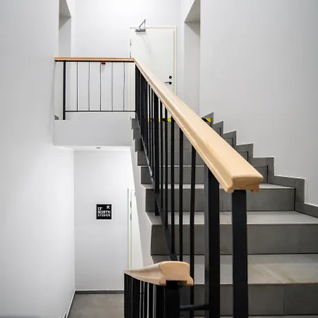 Airport-bus - 13 North - Comfort 4 * 塔林